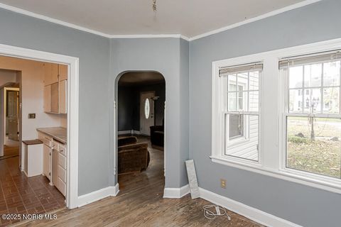 Tiny photo for 2316 Westbrook Drive, Toledo, OH 43613 (MLS # 10000738)