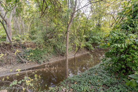 Tiny photo for 2316 Westbrook Drive, Toledo, OH 43613 (MLS # 10000738)