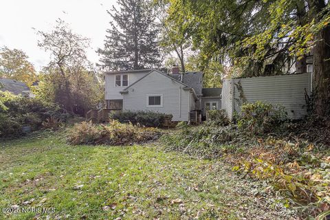 Tiny photo for 2316 Westbrook Drive, Toledo, OH 43613 (MLS # 10000738)