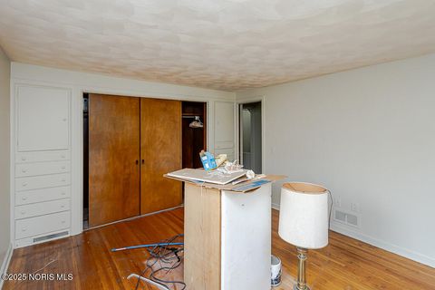 Tiny photo for 2316 Westbrook Drive, Toledo, OH 43613 (MLS # 10000738)