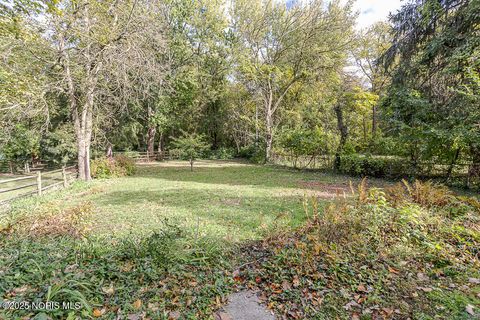 Tiny photo for 2316 Westbrook Drive, Toledo, OH 43613 (MLS # 10000738)
