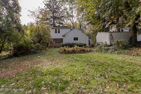 Tiny photo for 2316 Westbrook Drive, Toledo, OH 43613 (MLS # 10000738)