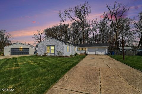 Photo of 4320 Imperial Drive, Toledo, OH 43615 (MLS # 10005806)