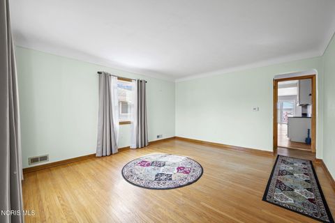 Tiny photo for 5219 302nd Street, Toledo, OH 43611 (MLS # 10005228)