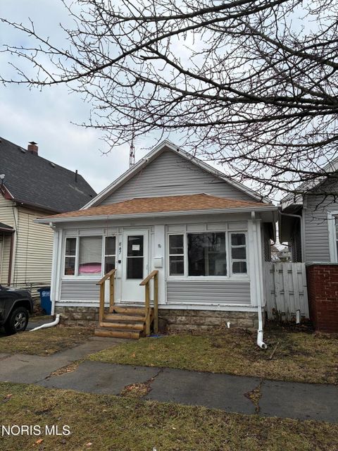 Photo of 847 Clark Street, Toledo, OH 43605 (MLS # 10004303)