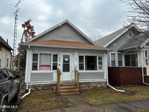 Tiny photo for 847 Clark Street, Toledo, OH 43605 (MLS # 10004303)