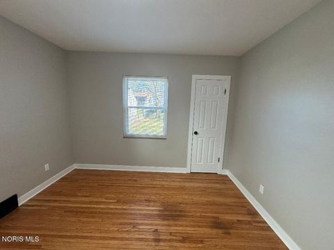 Tiny photo for 2668 Powhattan Parkway, Toledo, OH 43606 (MLS # 10006055)