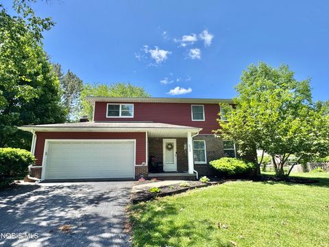 Photo of 4923 Laurentide Lane, Toledo, OH 43614 (MLS # 10008093)