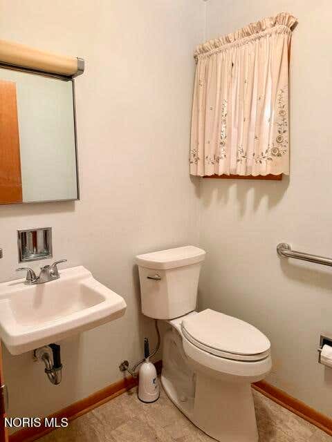 Tiny photo for 1636 Queenswood Drive, Findlay, OH 45840 (MLS # 10009520)