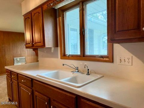 Tiny photo for 1636 Queenswood Drive, Findlay, OH 45840 (MLS # 10009520)