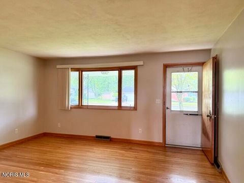 Tiny photo for 1636 Queenswood Drive, Findlay, OH 45840 (MLS # 10009520)