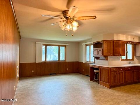 Tiny photo for 1636 Queenswood Drive, Findlay, OH 45840 (MLS # 10009520)