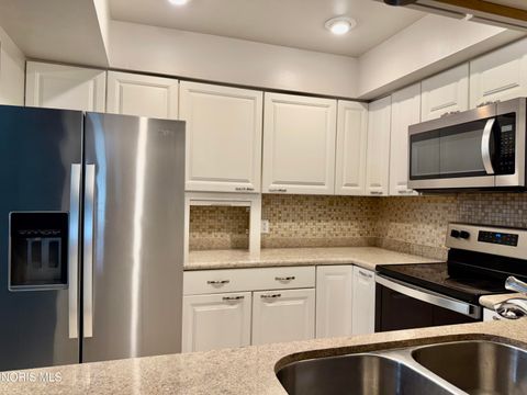 Tiny photo for 2704 Westcastle Drive #4, Toledo, OH 43615 (MLS # 10007985)