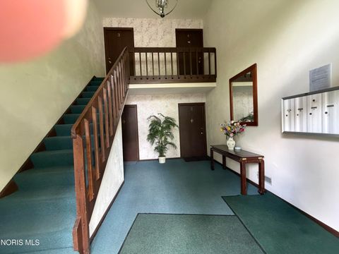 Tiny photo for 2704 Westcastle Drive #4, Toledo, OH 43615 (MLS # 10007985)