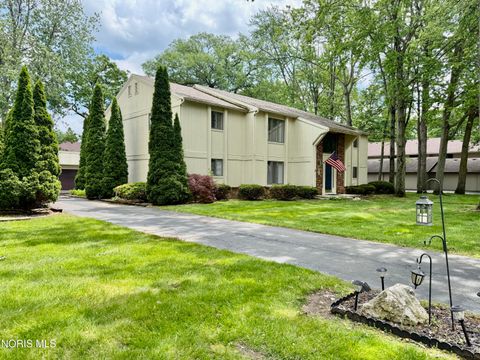Tiny photo for 2704 Westcastle Drive #4, Toledo, OH 43615 (MLS # 10007985)