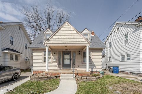 Photo of 1260 Craigwood Road, Toledo, OH 43612 (MLS # 10005282)