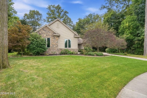 Tiny photo for 4068 Deer Ravine Court, Maumee, OH 43537 (MLS # 10013525)