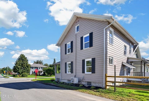 Tiny photo for 147 Eagle Point Road, Rossford, OH 43460 (MLS # 10013891)