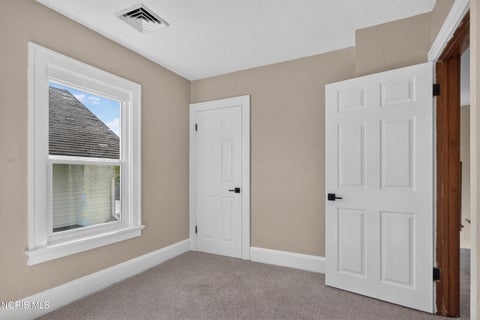 Tiny photo for 147 Eagle Point Road, Rossford, OH 43460 (MLS # 10013891)
