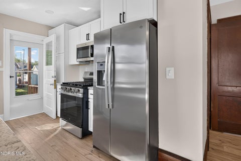 Tiny photo for 147 Eagle Point Road, Rossford, OH 43460 (MLS # 10013891)