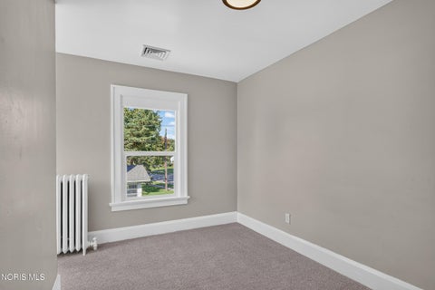 Tiny photo for 147 Eagle Point Road, Rossford, OH 43460 (MLS # 10013891)