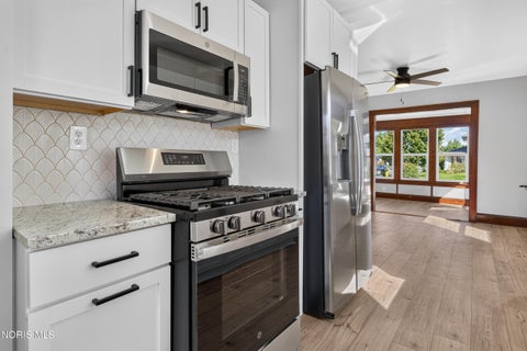 Tiny photo for 147 Eagle Point Road, Rossford, OH 43460 (MLS # 10013891)