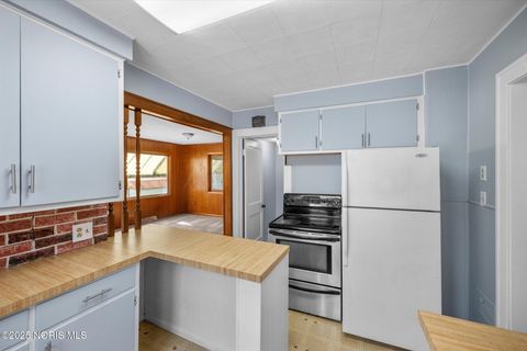 Tiny photo for 1747 Duncan Road, Toledo, OH 43613 (MLS # 10000593)