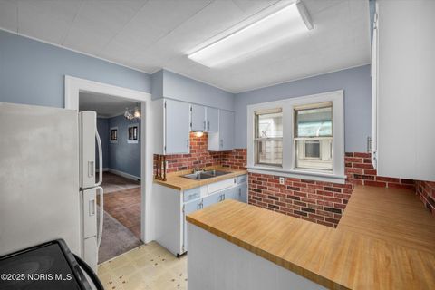 Tiny photo for 1747 Duncan Road, Toledo, OH 43613 (MLS # 10000593)