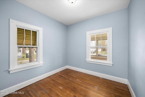 Tiny photo for 1747 Duncan Road, Toledo, OH 43613 (MLS # 10000593)