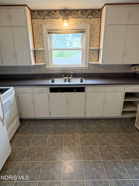 Tiny photo for 405 West Avenue, Curtice, OH 43412 (MLS # 10009002)