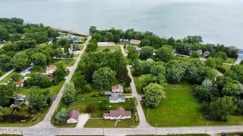 Tiny photo for 405 West Avenue, Curtice, OH 43412 (MLS # 10009002)