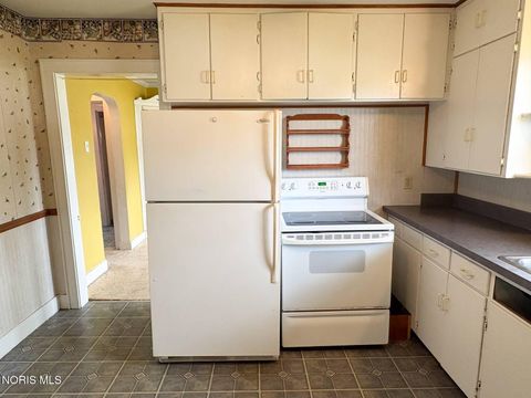 Tiny photo for 405 West Avenue, Curtice, OH 43412 (MLS # 10009002)