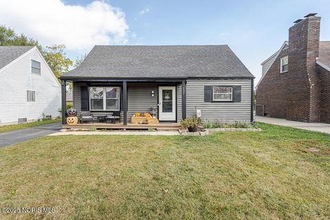Photo of 527 Grace Way, Rossford, OH 43460 (MLS # 6136790)