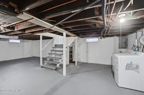 Tiny photo for 1844 Berkshire Place, Toledo, OH 43613 (MLS # 10003005)