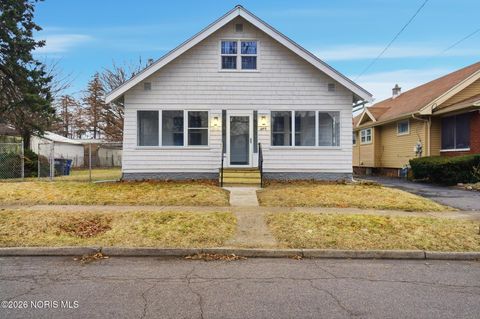Tiny photo for 1844 Berkshire Place, Toledo, OH 43613 (MLS # 10003005)