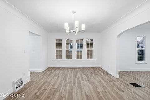 Tiny photo for 1844 Berkshire Place, Toledo, OH 43613 (MLS # 10003005)