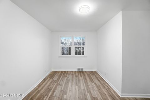 Tiny photo for 1844 Berkshire Place, Toledo, OH 43613 (MLS # 10003005)