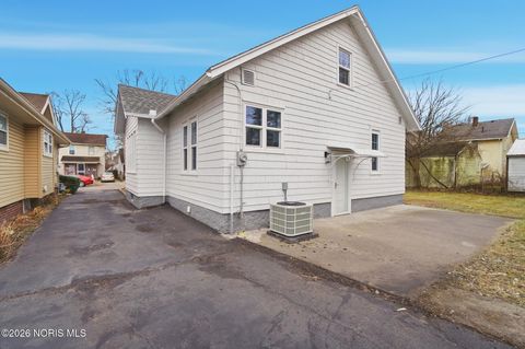 Tiny photo for 1844 Berkshire Place, Toledo, OH 43613 (MLS # 10003005)