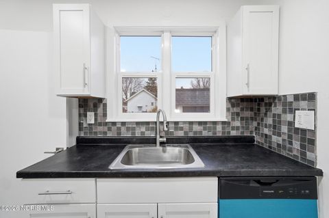 Tiny photo for 1844 Berkshire Place, Toledo, OH 43613 (MLS # 10003005)