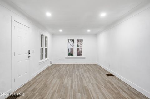 Tiny photo for 1844 Berkshire Place, Toledo, OH 43613 (MLS # 10003005)