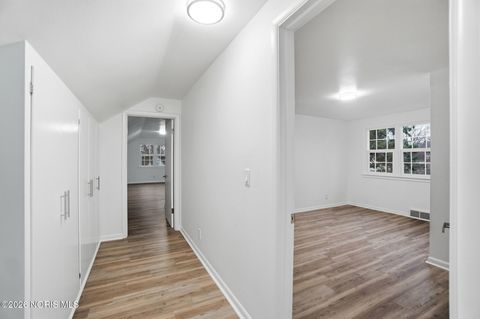 Tiny photo for 1844 Berkshire Place, Toledo, OH 43613 (MLS # 10003005)