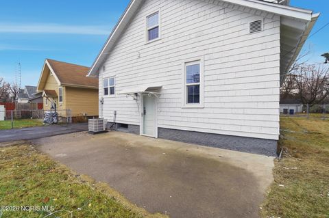 Tiny photo for 1844 Berkshire Place, Toledo, OH 43613 (MLS # 10003005)