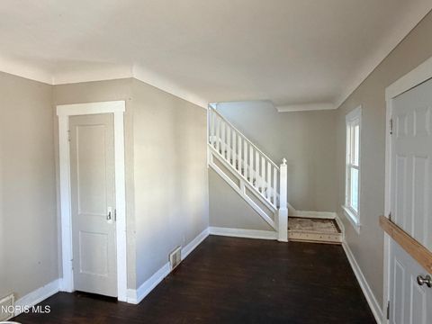 Tiny photo for 425 Oakwood Avenue, Bryan, OH 43506 (MLS # 10005012)