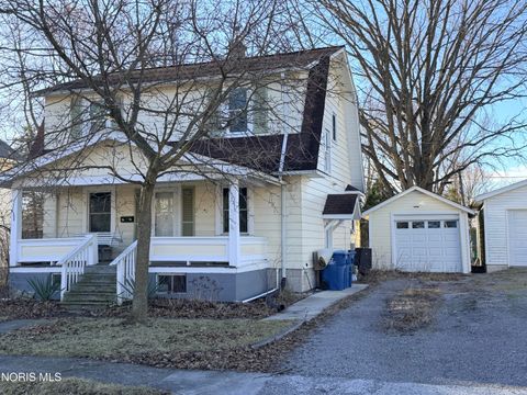 Tiny photo for 425 Oakwood Avenue, Bryan, OH 43506 (MLS # 10005012)