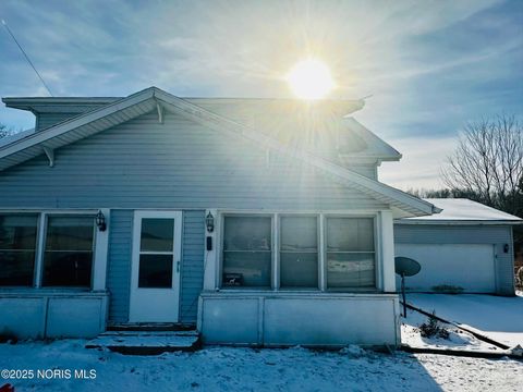 Photo of 20711 Ohio 613, Fostoria, OH 44830 (MLS # 10002396)
