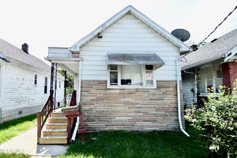 Tiny photo for 238 E Weber Street, Toledo, OH 43608 (MLS # 10012559)