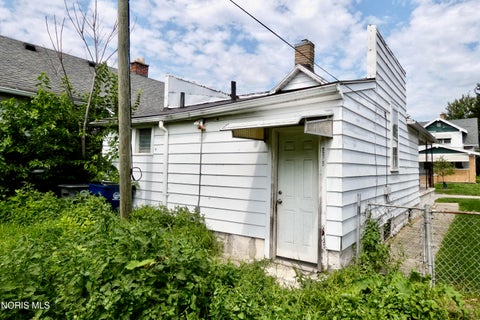 Tiny photo for 238 E Weber Street, Toledo, OH 43608 (MLS # 10012559)