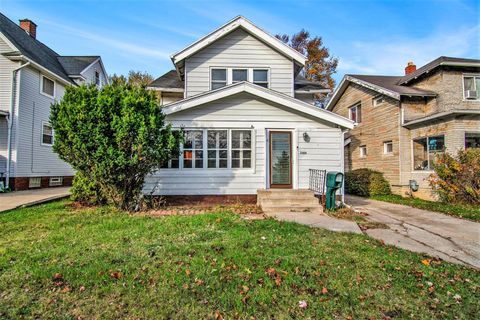Photo of 2939 Midwood Ave, Toledo, OH 43606 (MLS # 10004695)