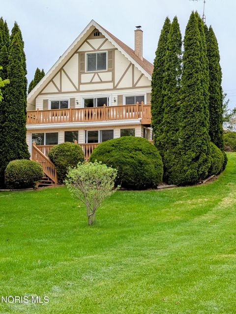 Photo of 424 Seneca Drive, Montpelier, OH 43543 (MLS # 10006746)