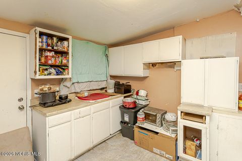 Tiny photo for 346 E Streicher Street, Toledo, OH 43608 (MLS # 10003327)